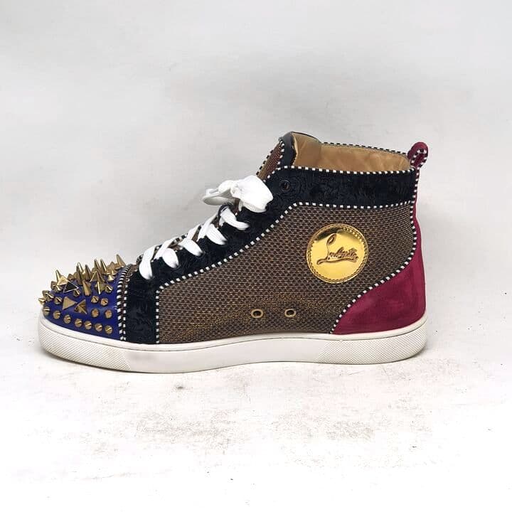 Christian Louboutin mit Nieten und Glitzer